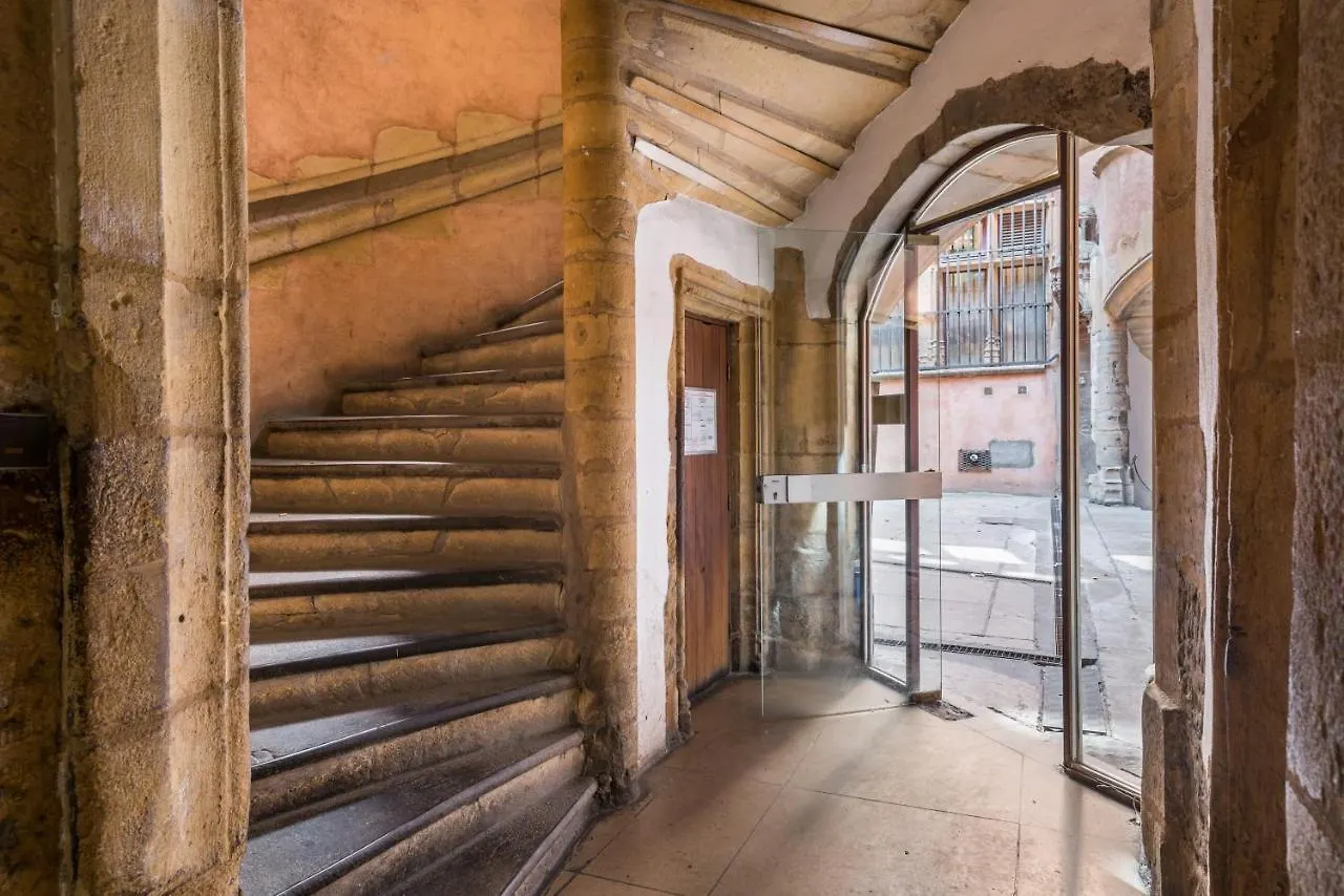 Honore - Suite Merciere Lyon France